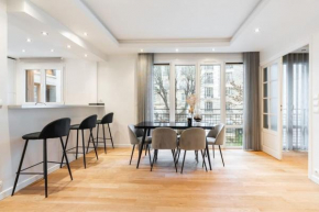 A French Chic Appartment In Victor Hugo